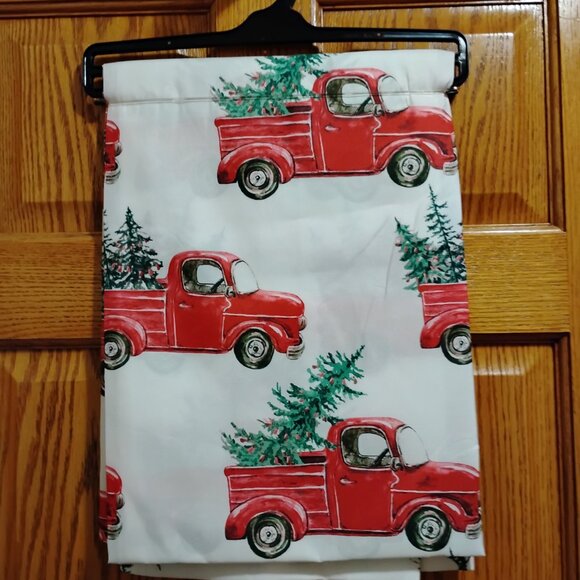 2Pcs Christmas Shower Curtains (No Plastic) - Picture 2 of 2